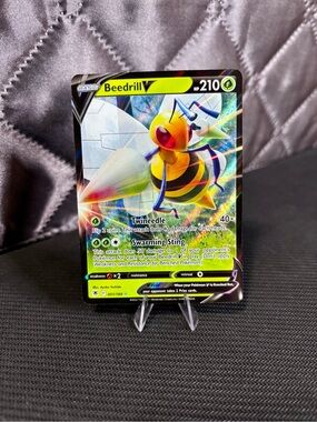 Pokemon Beedrill V Holographic Yellow & Black Trading Card